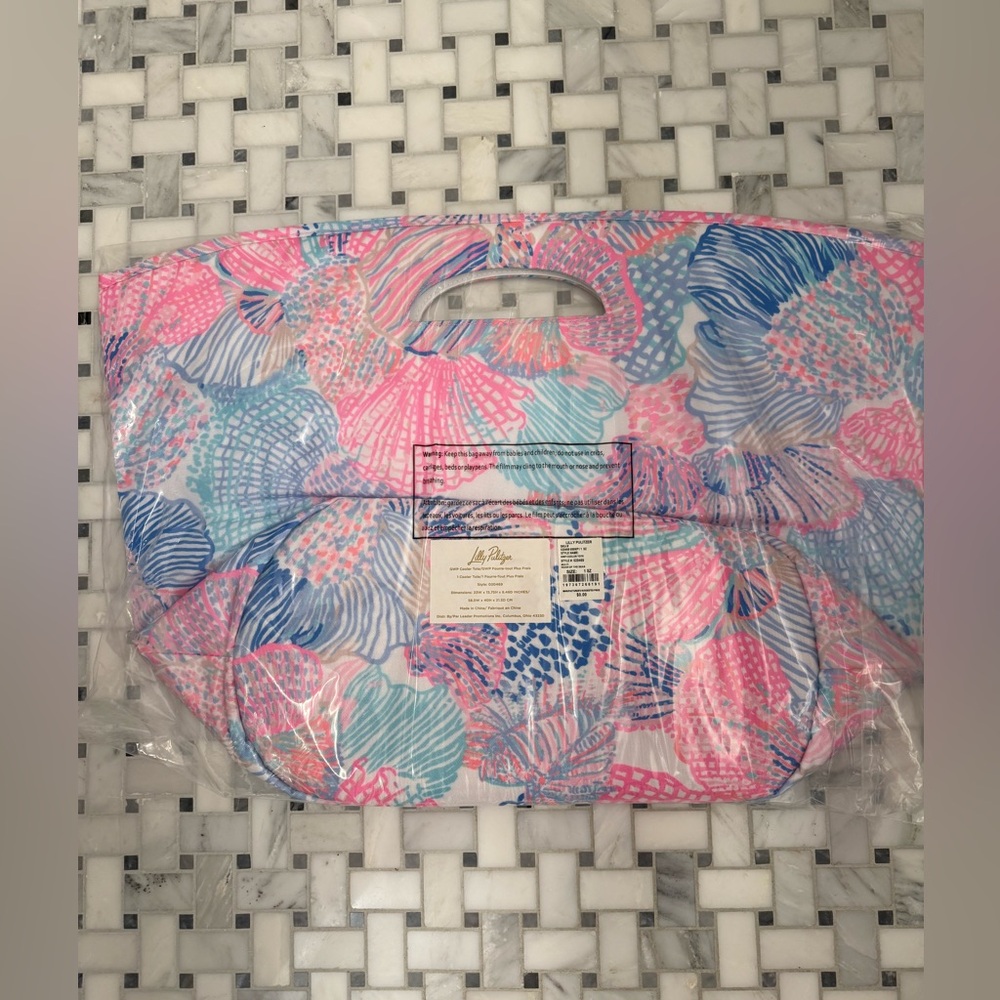 Lilly Pulitzer Stylish Pink and Blue Cooler Bag with Spacious Design - Picture 3 of 3